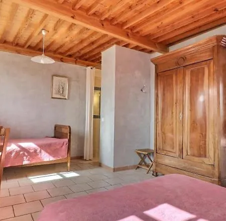 Domaine Du Clap Bed & Breakfast